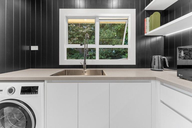 Photo of property in 41 Seaview Road, Otumoetai, Tauranga, 3110