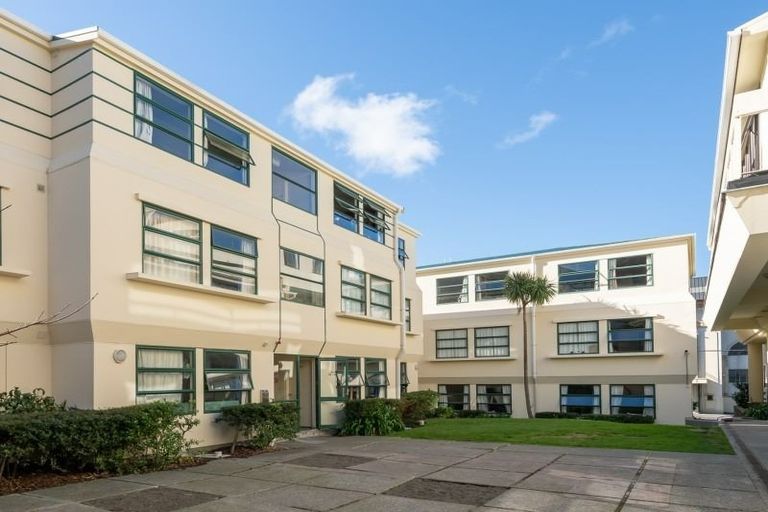 Photo of property in Te Awhina Apartments, 2/22 Sussex Street, Mount Cook, Wellington, 6021
