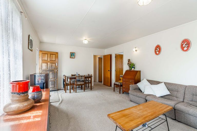 Photo of property in 115 Sunnyside Road, Sunnyvale, Auckland, 0612