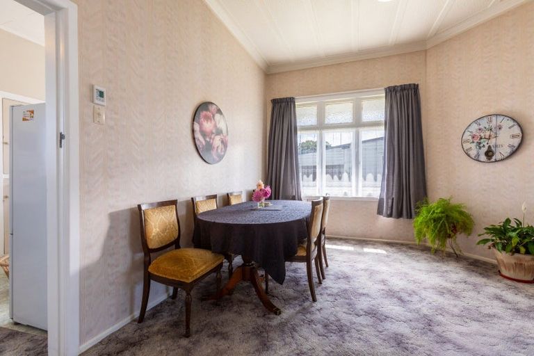 Photo of property in 15 Albert Street, Dannevirke, 4930