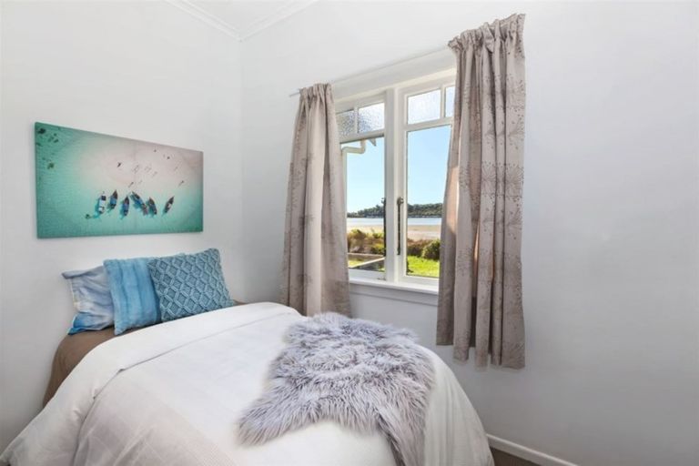 Photo of property in 57-59 Seaview Road, Paremata, Porirua, 5024