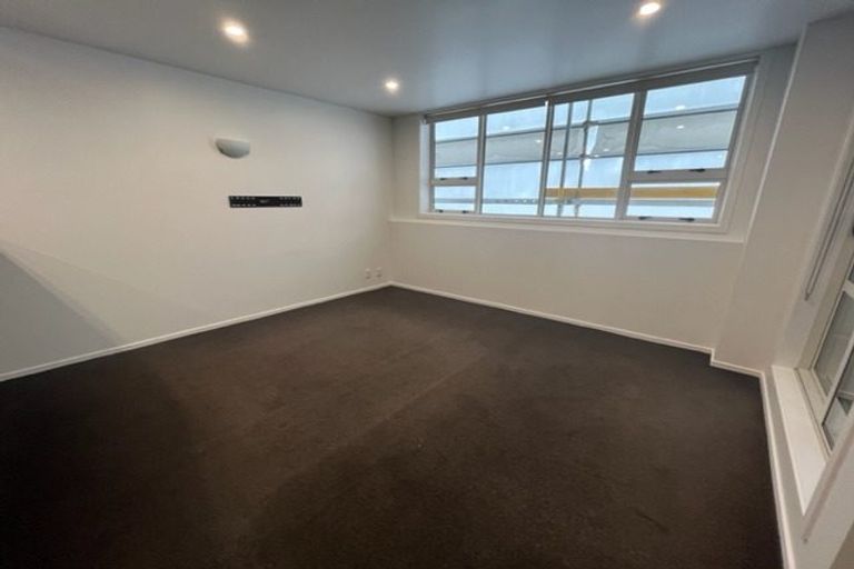 Photo of property in Stadium Garden Flats, 314/107 Thorndon Quay, Pipitea, Wellington, 6011