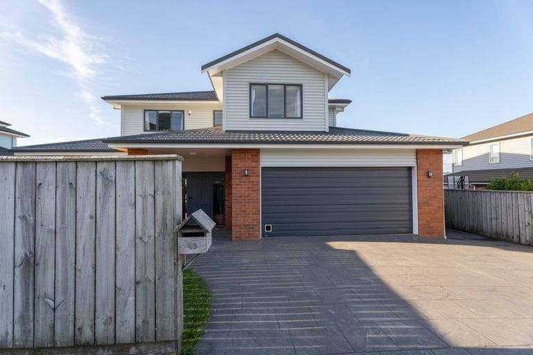 Photo of property in 49 Erlestoke Crescent, Churton Park, Wellington, 6037