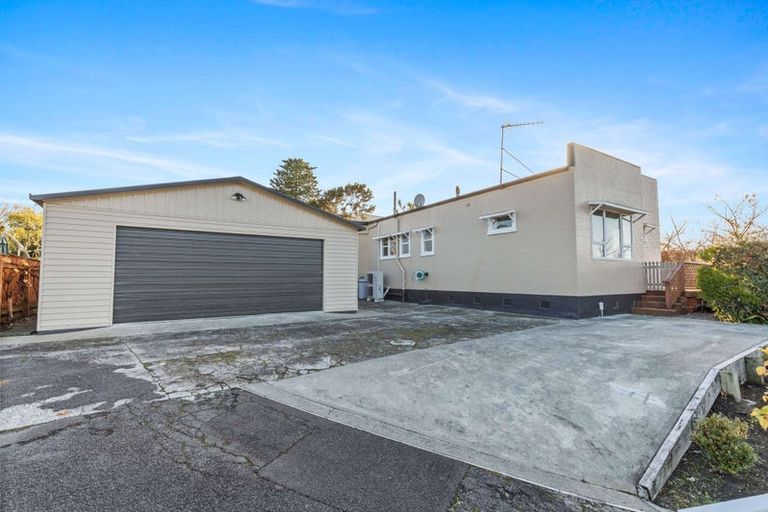 Photo of property in 33 Great North Road, Saint Johns Hill, Whanganui, 4501