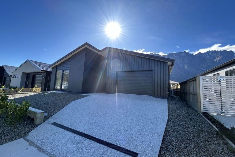 Photo of property in 7 Collie Road, Jacks Point, 9371