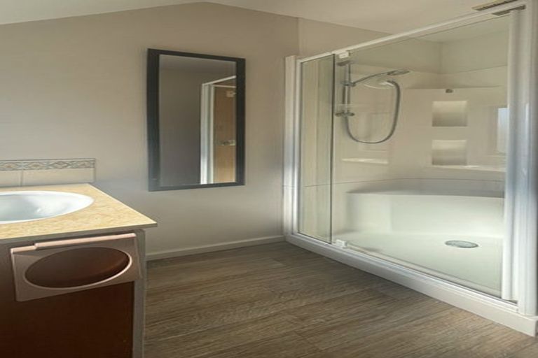 Photo of property in 4/19 Grove Road, Addington, Christchurch, 8024