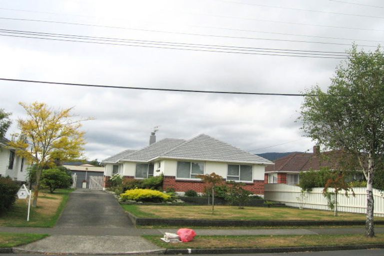 Photo of property in 6 Whitley Avenue, Ebdentown, Upper Hutt, 5018