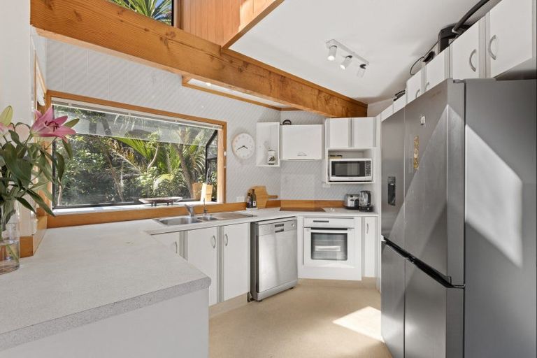 Photo of property in 79 Garden Road, Piha, New Lynn, 0772