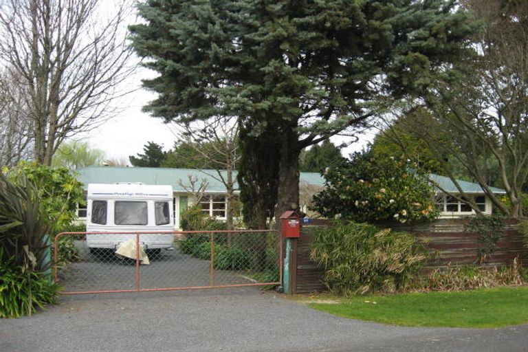 Photo of property in 141 Kawiu Road, Levin, 5510