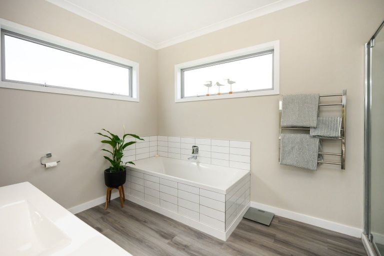 Photo of property in 5 Heritage Place, Terrace End, Palmerston North, 4410