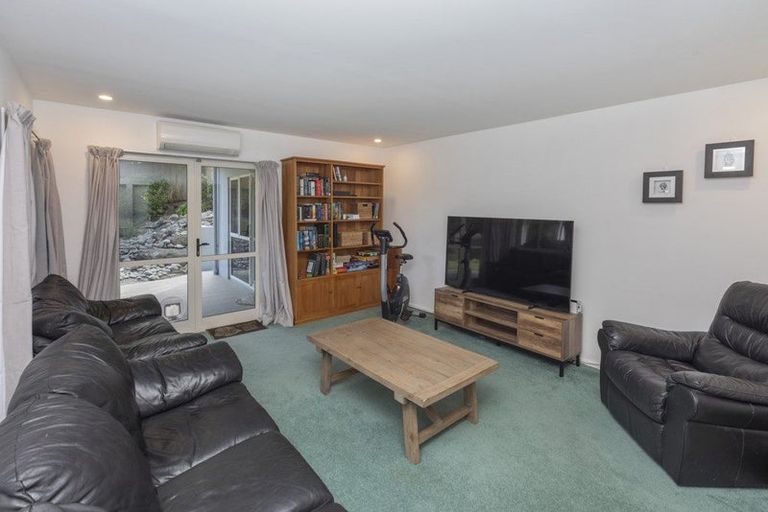 Photo of property in 9 Enticott Place, Huntsbury, Christchurch, 8022