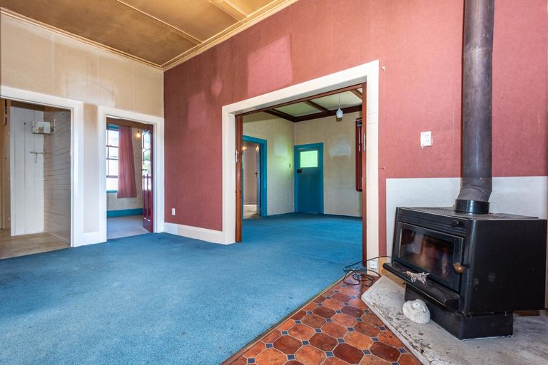 Photo of property in 60 Cliff Road, Te Karaka, 4022
