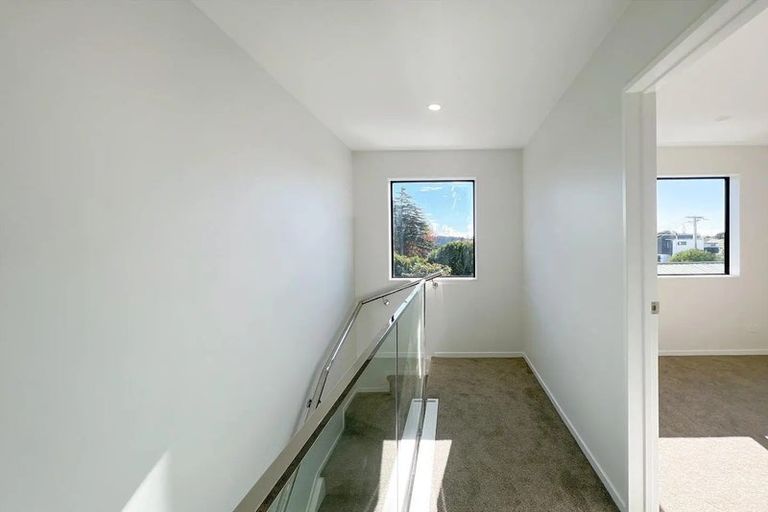 Photo of property in 30d Tudor Road, Henderson, Auckland, 0610