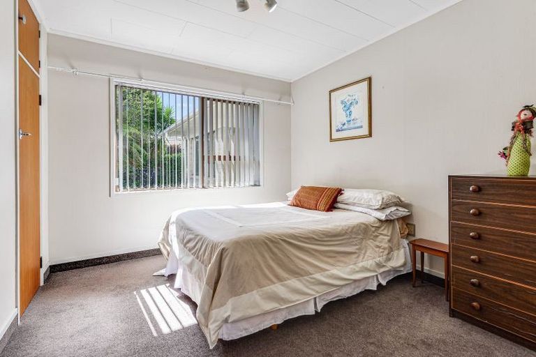 Photo of property in 38 Braid Road, St Andrews, Hamilton, 3200