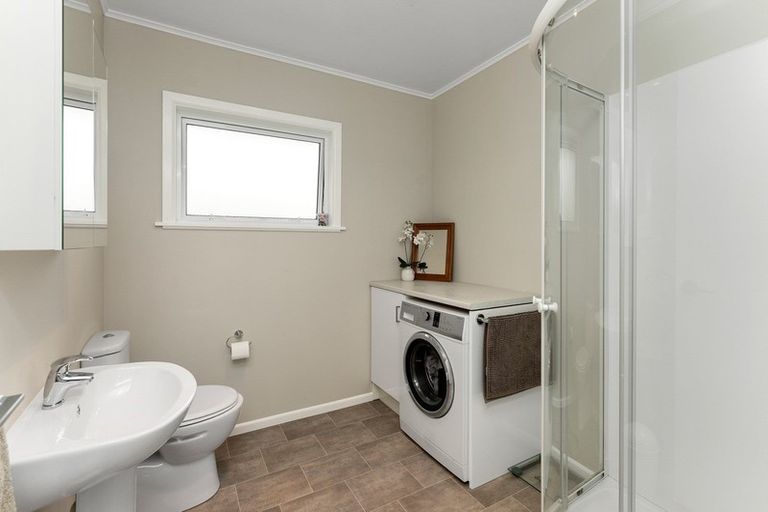 Photo of property in 10 Matenga Street, Waikanae, 5036