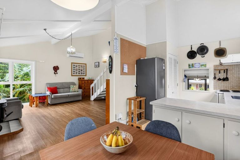 Photo of property in 2/39 Brunton Place, Glenfield, Auckland, 0629