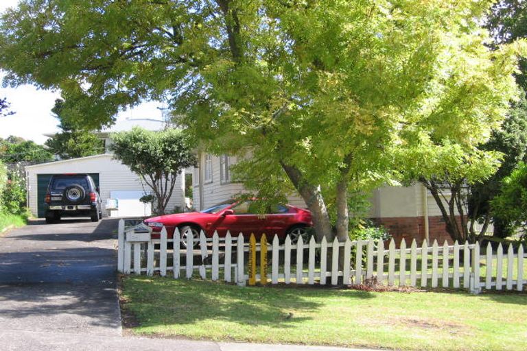 Photo of property in 54 Glendene Avenue, Glendene, Auckland, 0602