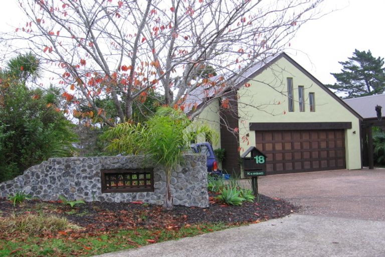 Photo of property in 18 Shelter Drive, Greenhithe, Auckland, 0632