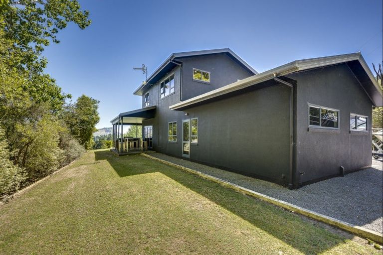 Photo of property in 35 Raratu Road, Kahuranaki, Havelock North, 4295