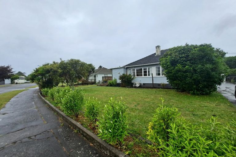 Photo of property in 35 Somerset Street, Brooklands, New Plymouth, 4310