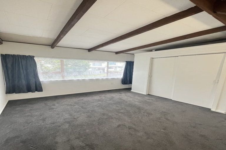 Photo of property in 2 Mervyn Place, Plimmerton, Porirua, 5026