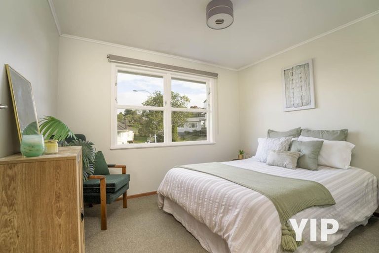 Photo of property in 56 Batchelor Street, Newlands, Wellington, 6037