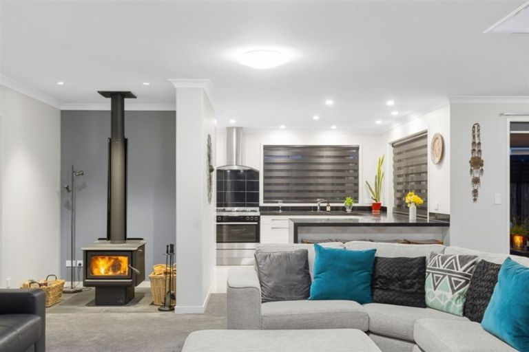 Photo of property in 33 Glenpark Crescent, Bethlehem, Tauranga, 3110