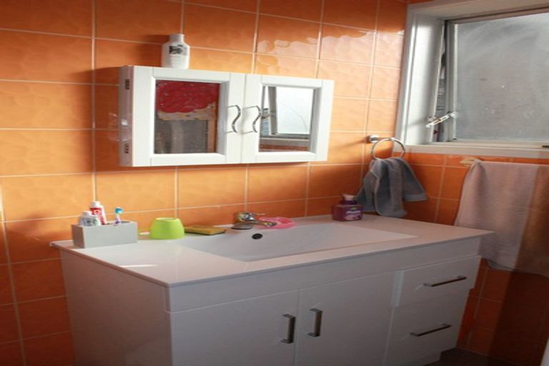 Photo of property in 11 Ben Lora Place, Mangere East, Auckland, 2024