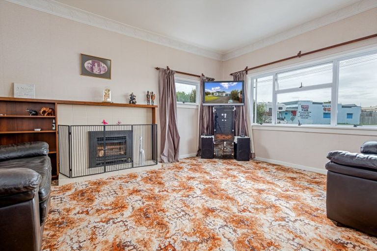 Photo of property in 49 Holland Crescent, Bulls, 4818