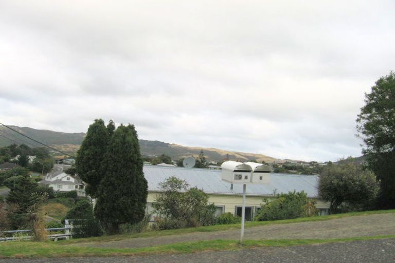 Photo of property in 19a Tainui Terrace, Tawa, Wellington, 5028