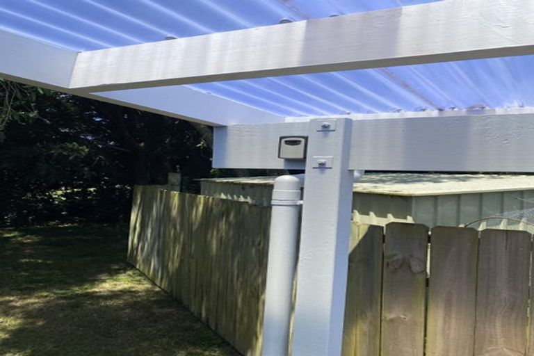 Photo of property in 60 Cobham Crescent, Kelston, Auckland, 0602