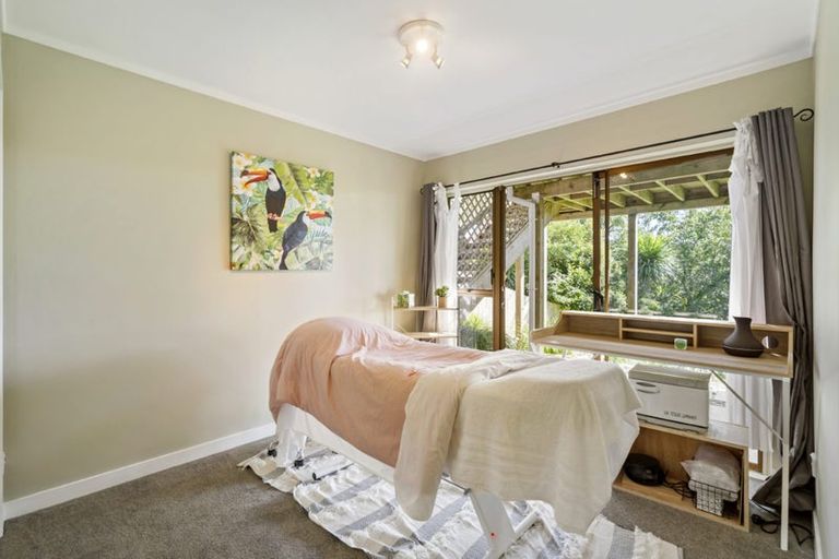 Photo of property in 20 Robin Lane, Browns Bay, Auckland, 0630