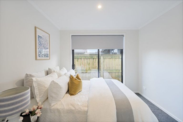 Photo of property in 5/5 Peachgrove Road, Te Atatu Peninsula, Auckland, 0610