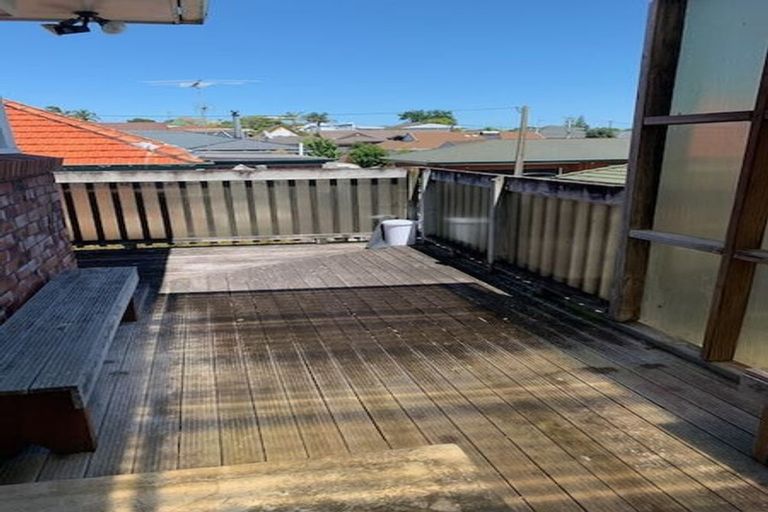 Photo of property in 1/111 Shakespeare Road, Milford, Auckland, 0620