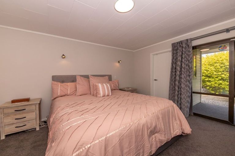 Photo of property in 92 Henley Street, Westport, 7825