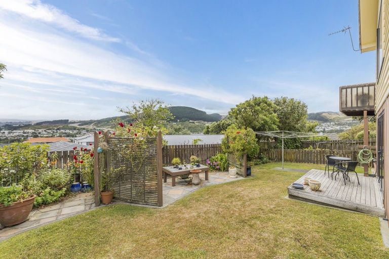 Photo of property in 6 Saint Aidans Way, Tawa, Wellington, 5028