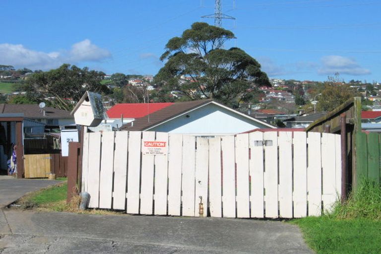 Photo of property in 19 Caserta Place, Clover Park, Auckland, 2023