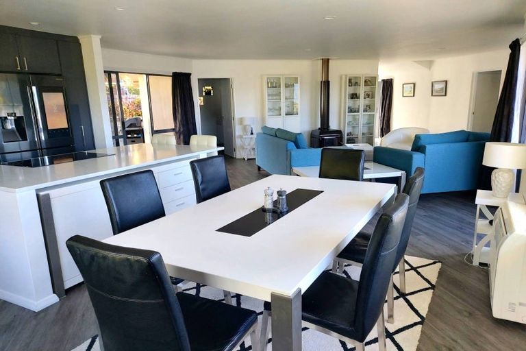 Photo of property in 68 Moana View Road, Waikawa, Picton, 7220