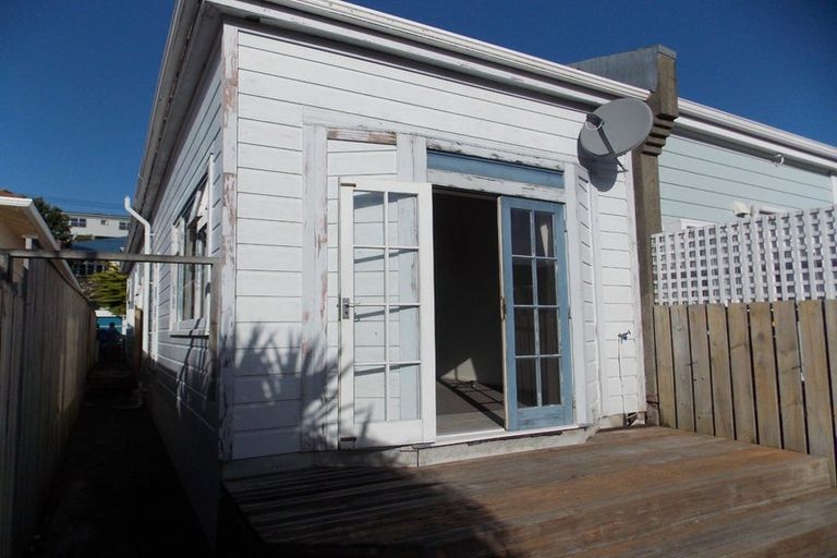 Photo of property in 546 Adelaide Road, Berhampore, Wellington, 6023