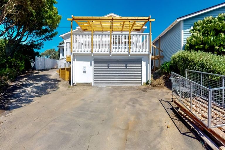 Photo of property in 69 Ranui Crescent, Khandallah, Wellington, 6035