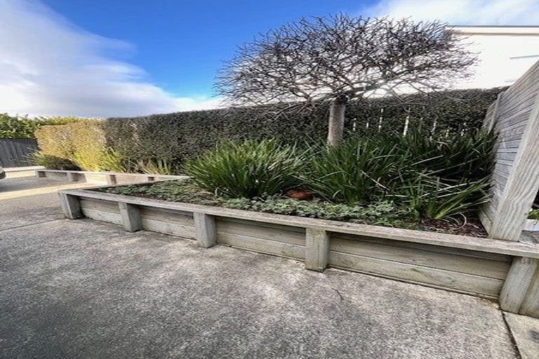 Photo of property in 8a Opapa Street, Titahi Bay, Porirua, 5022