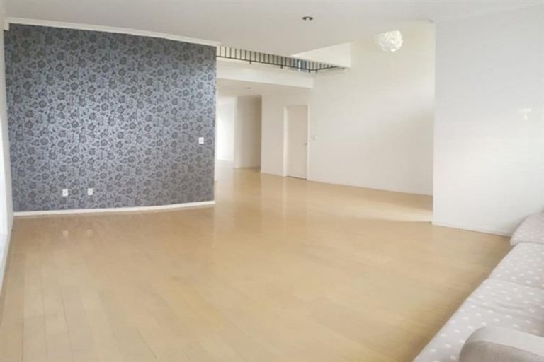 Photo of property in 5 Dione Place, Flat Bush, Auckland, 2016