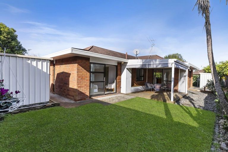 Photo of property in 1/5 Golfland Drive, Golflands, Auckland, 2013