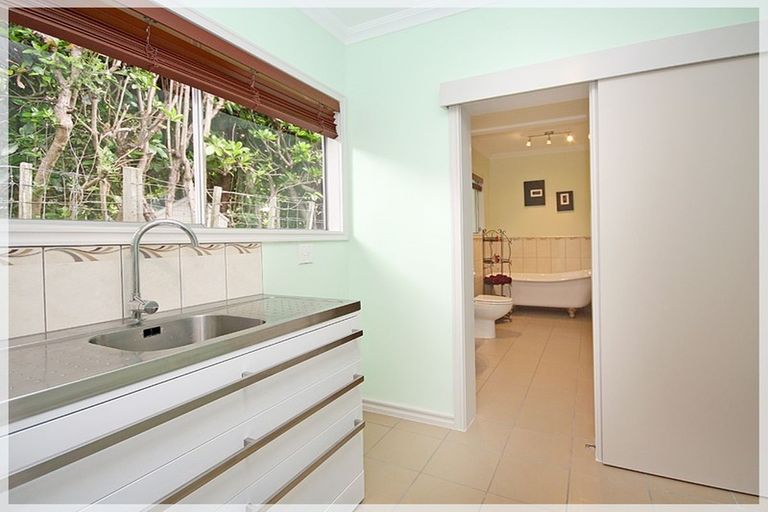Photo of property in 54 Kawiu Road, Levin, 5510