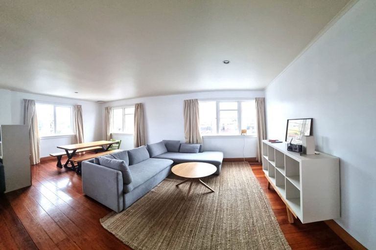 Photo of property in 1 Edge Hill, Mount Victoria, Wellington, 6011