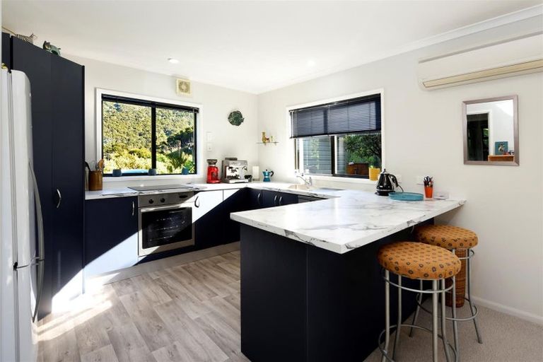 Photo of property in 5 Kaimiko Place, Okiwi Bay, 7193