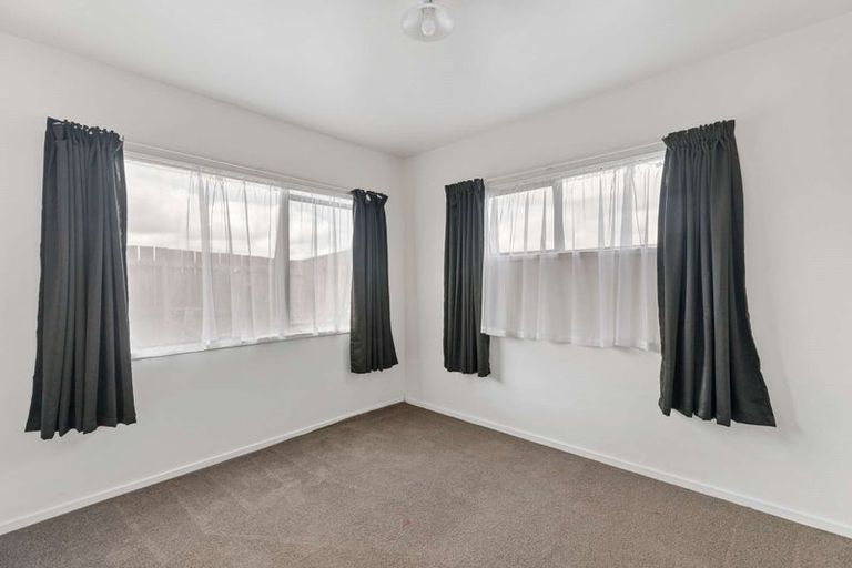 Photo of property in 399b Roscommon Road, Clendon Park, Auckland, 2103