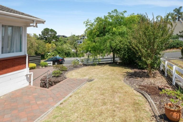 Photo of property in 22 Haseler Crescent, Howick, Auckland, 2014