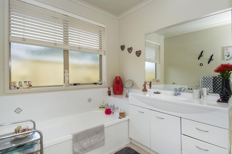 Photo of property in 7 Parkwood Place, Papamoa Beach, Papamoa, 3118