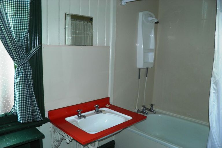 Photo of property in 56 Tees Street, South Hill, Oamaru, 9400